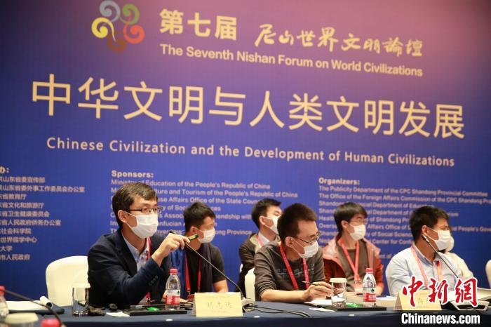 9月27日，第七屆尼山世界文明論壇在山東曲阜開幕。近200位海內(nèi)外專家學(xué)者將進(jìn)行30場對話交流活動?！×籂?攝