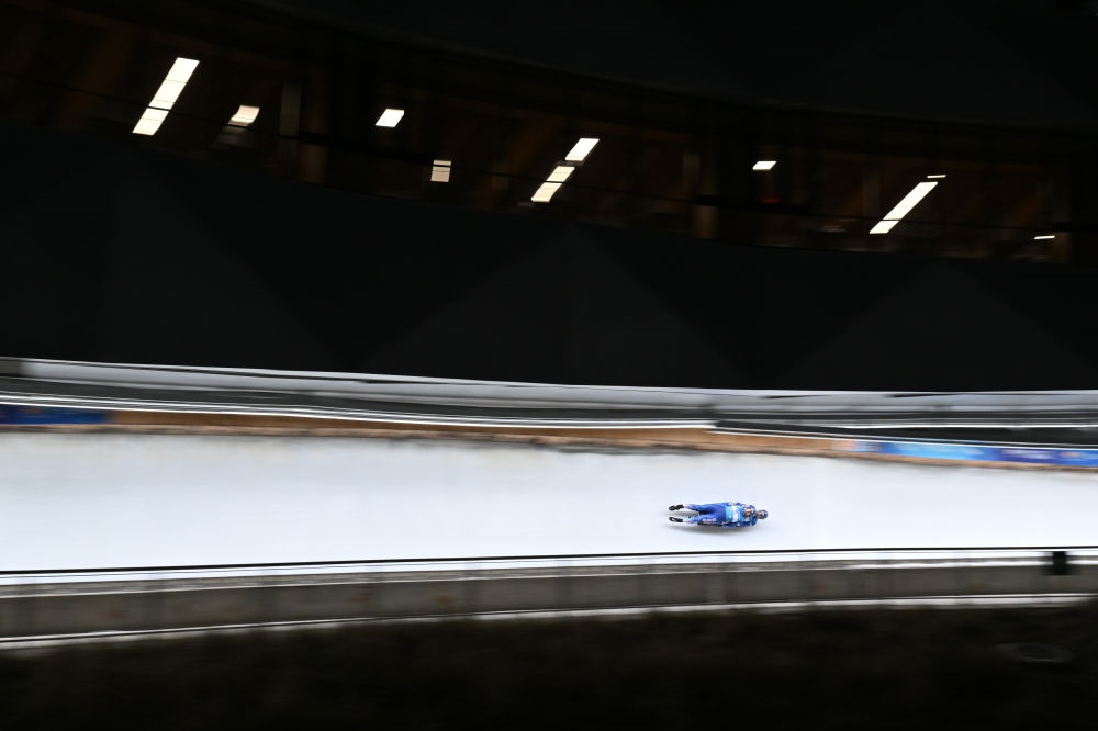 11月21日，美國選手馬茲德澤/泰爾迪曼在團體接力比賽中。新華社記者陳益宸攝