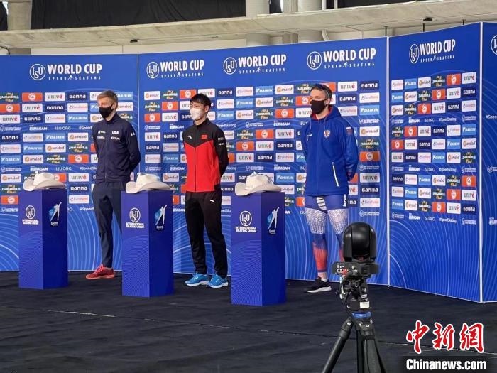 我國速滑在國際大賽上取得的第一個(gè)男子1000米金牌?！『邶埥◇w育局提供