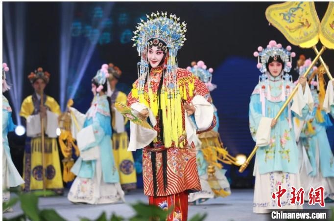 圖為，漢劇《貴妃醉酒》演出現(xiàn)場(chǎng) 武漢文旅局供圖