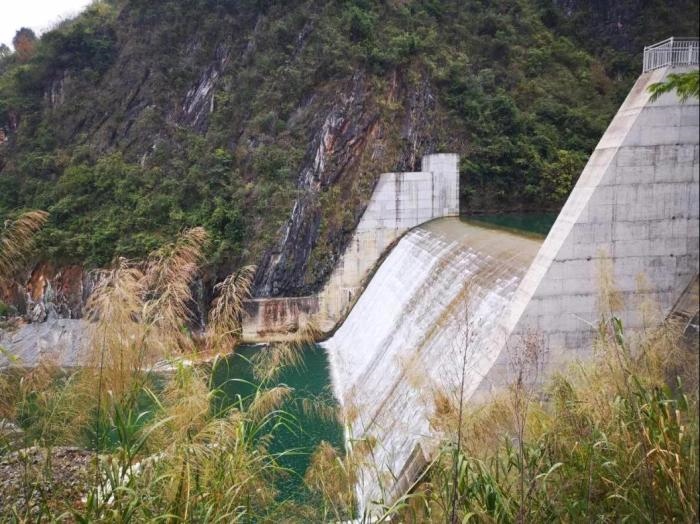 2021年12月7日，督察組現(xiàn)場督察發(fā)現(xiàn)，未取得相關(guān)手續(xù)的上立亭電站主體工程已完成建設(shè)