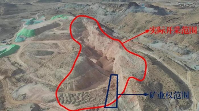 2021年12月11日，督察組使用無人機拍攝，銅鐵溝礦礦業(yè)權(quán)面積僅6.9畝，越界開采達182畝，超出26.4倍；實際開采深度達35米，遠超采礦許可證允許開采深度要求
