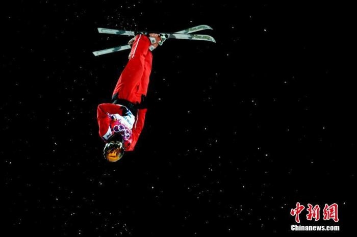 徐夢桃在比賽中。<a target='_blank' href='/'>中新社</a>記者 富田 攝