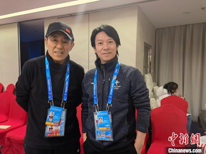 張文海與張藝謀的合影?！埼暮?供圖