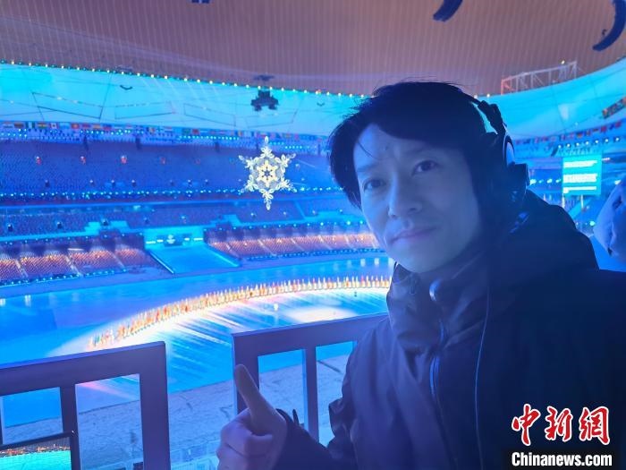 張文海在“鳥巢”內(nèi)?！埼暮?供圖