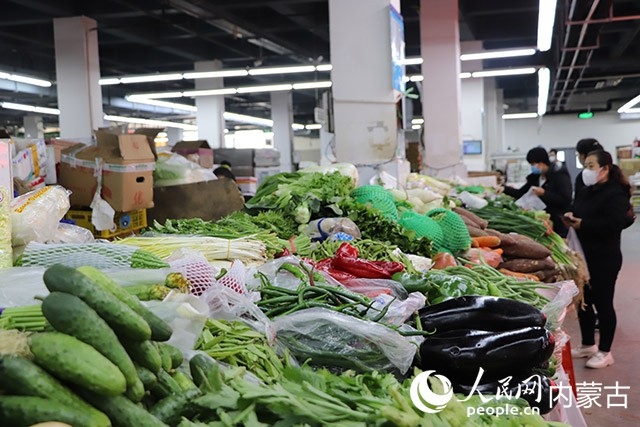 本輪疫情初期的美通農(nóng)產(chǎn)品批發(fā)市場(chǎng)。玉泉區(qū)融媒體中心供圖