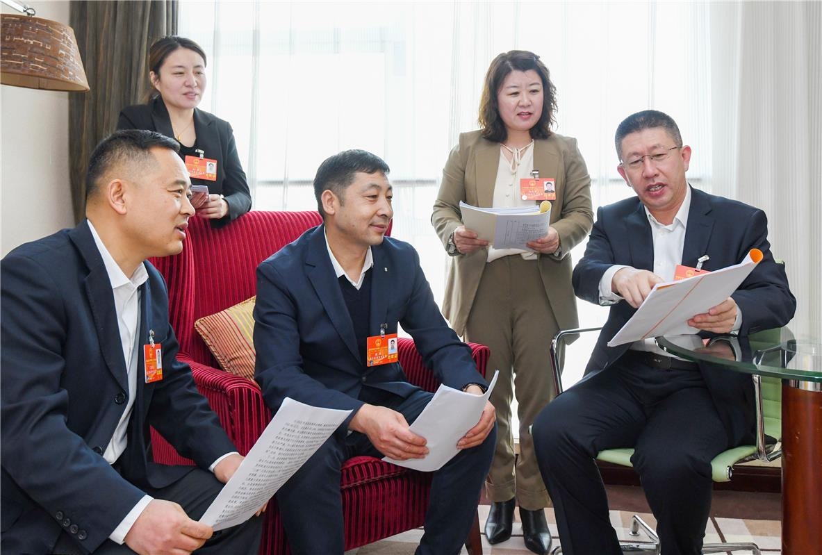 奮進(jìn)2024｜代表來了！自治區(qū)十四屆人大二次會(huì)議召開在即