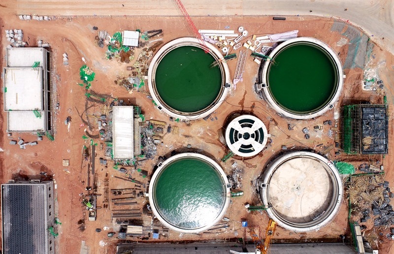 污水處理廠及水資源再生利用項目沉淀池。受訪者供圖