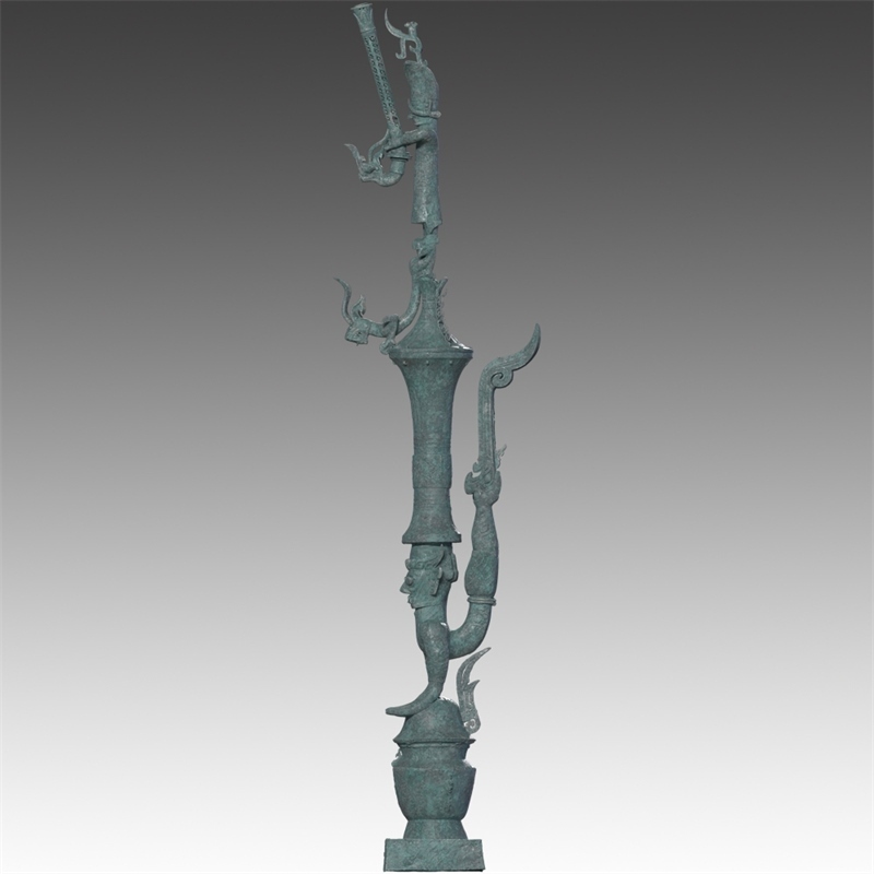 銅罍座倒立鳥足頂尊神像。四川省文物考古研究院供圖