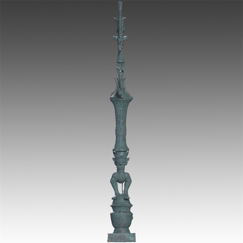 銅罍座倒立鳥足頂尊神像。四川省文物考古研究院供圖