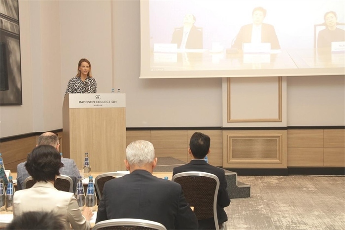 波蘭國家商會副主席卡羅麗娜致辭。