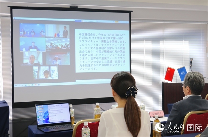 中國(guó)貿(mào)促會(huì)副會(huì)長(zhǎng)柯良棟視頻致辭。人民網(wǎng) 許可攝