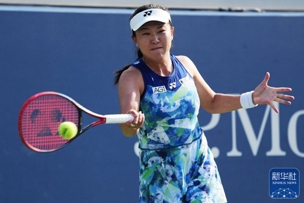 朱琳在比賽中回球。新華社記者 劉杰 攝