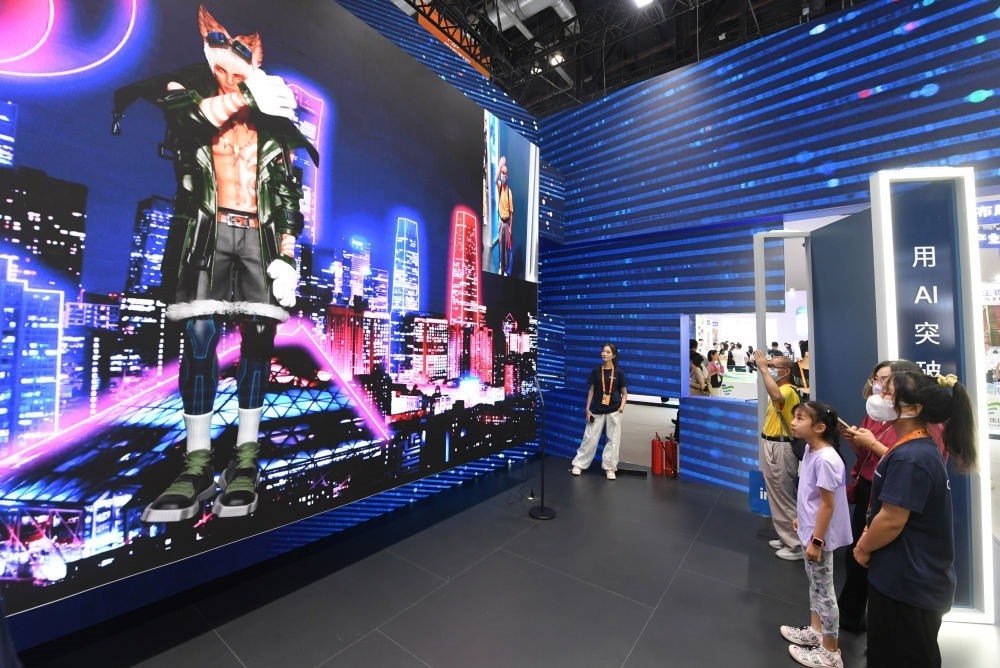 這是9月2日在國(guó)家會(huì)議中心拍攝的一款數(shù)字人。新華社記者 任超 攝