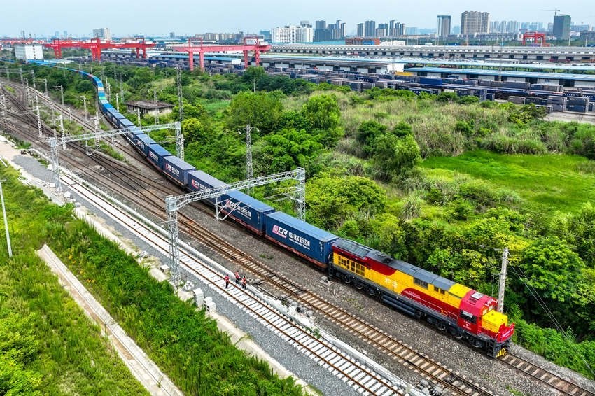 中歐班列（成渝）駛出成都國際鐵路港。青白江區(qū)委宣傳部供圖