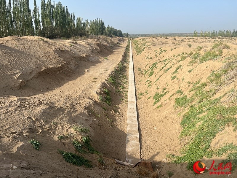 斗渠改造后，大大提高了輸水效率。人民網(wǎng)記者 常雪梅攝