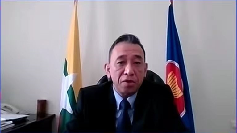 昂苗敏致辭。中國駐東盟使團供圖