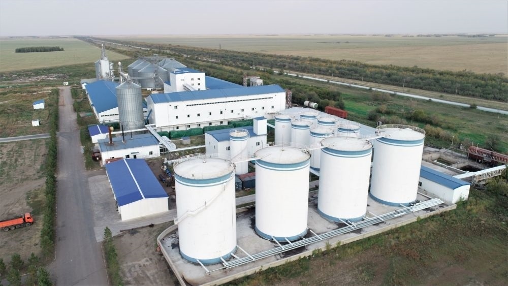 這是2022年9月2日在哈薩克斯坦北哈薩克斯坦州拍攝的愛菊農產品物流加工園區(qū)（無人機照片）。新華社發(fā)（奧斯帕諾夫攝）