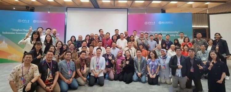 學(xué)員合影。清華大學(xué)東南亞中心供圖