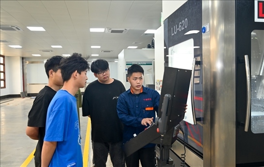 學(xué)生們正在實(shí)操學(xué)習(xí)。受訪單位供圖