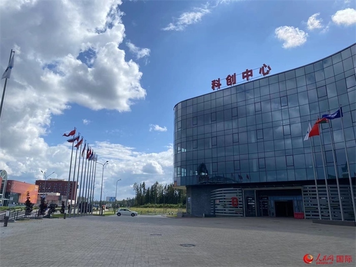 中白科技成果產(chǎn)業(yè)化創(chuàng)新中心大樓。人民網(wǎng)記者 王震攝