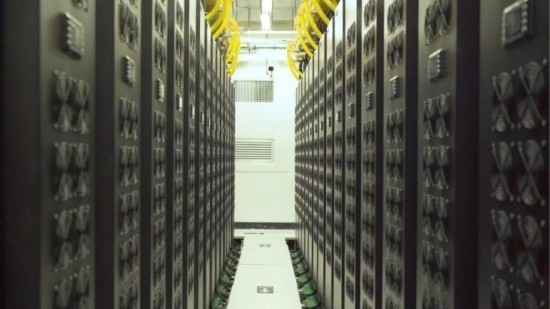貴安超算中心內(nèi)的機房。人民網(wǎng) 陽茜攝