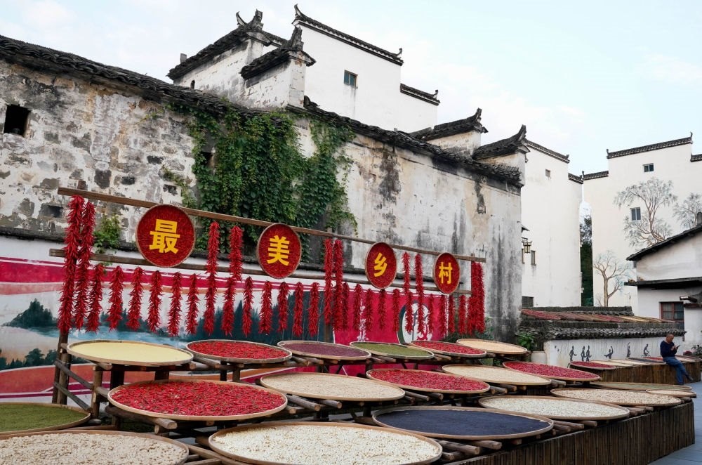 婺源縣王村石門自然村一角（2023年10月11日攝）。
