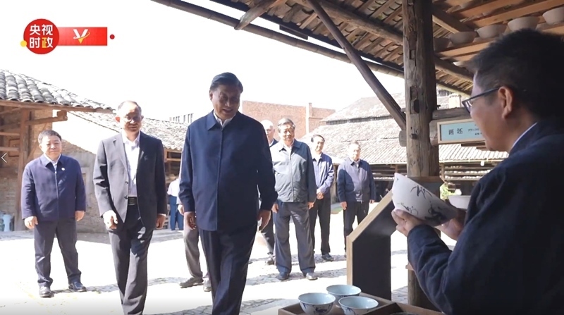 2023年10月11日，習(xí)近平在江西景德鎮(zhèn)考察。（視頻截圖）