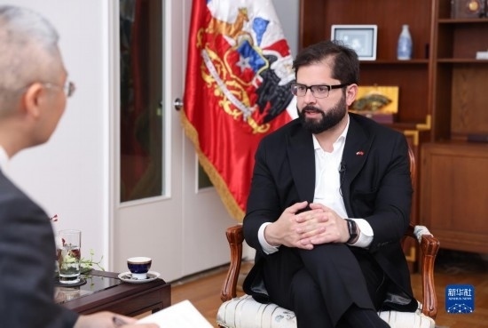 10月17日，智利總統(tǒng)博里奇在北京接受新華社記者專訪。新華社記者 呂帥 攝