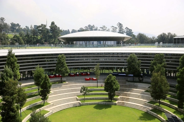 這是在埃塞俄比亞首都亞的斯亞貝巴拍攝的河岸綠色發(fā)展項目設(shè)施之一科技博物館（9月16日攝）。新華社記者 汪平 攝