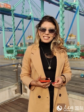 巴西《中北部傳媒集團(tuán)》記者拉尼艾莉接受采訪。人民網(wǎng)記者 符園園攝