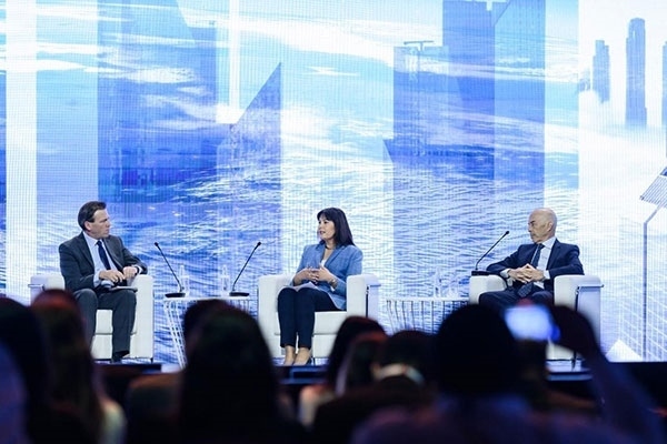 牛津大學研究全球化與發(fā)展問題的教授伊恩·戈爾?。ㄓ乙唬┍硎?，全球格局的變化是結構性的，各國特別是西方國家必須順應變化。迪拜商會供圖