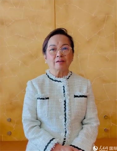 菲律賓前總統(tǒng)阿羅約通過視頻發(fā)表致辭。人民網記者樊帆 攝
