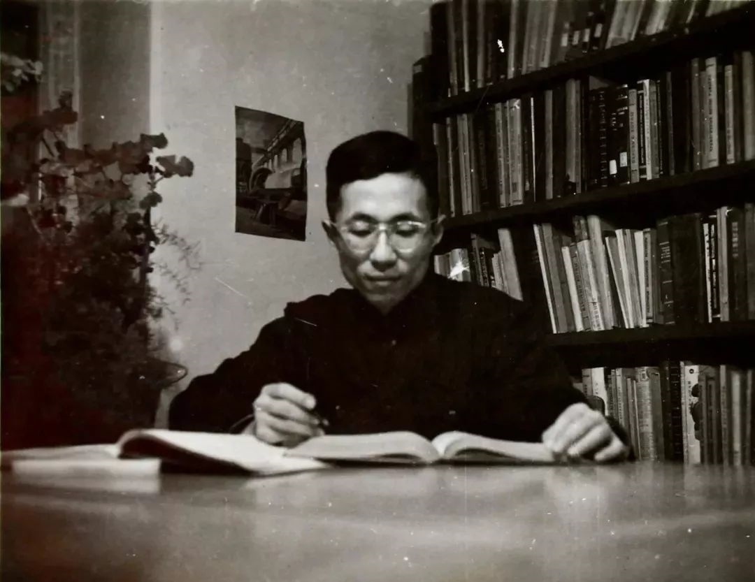 青年時(shí)期的秦裕琨。哈爾濱工業(yè)大學(xué)供圖