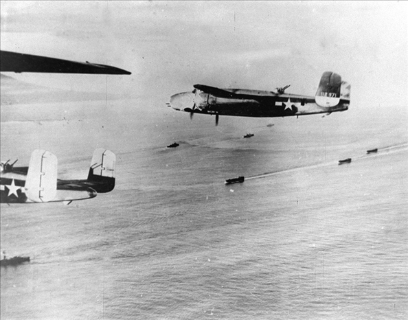 1942年4月18日，美國航空母艦甲板上B－25解放式轟炸機(jī)起飛轟炸東京工業(yè)區(qū)域，此為日本首次受盟軍之進(jìn)攻。