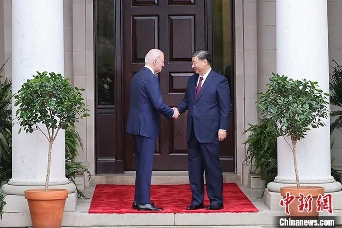 當(dāng)?shù)貢r(shí)間11月15日，中國(guó)國(guó)家主席習(xí)近平在美國(guó)舊金山斐洛里莊園同美國(guó)總統(tǒng)拜登舉行中美元首會(huì)晤。中新社記者 盛佳鵬 攝