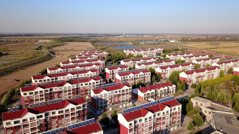 山東省東營市墾利區(qū)楊廟社區(qū)（2021年10月17日攝，無人機(jī)照片）。新華社記者 郭緒雷 攝
