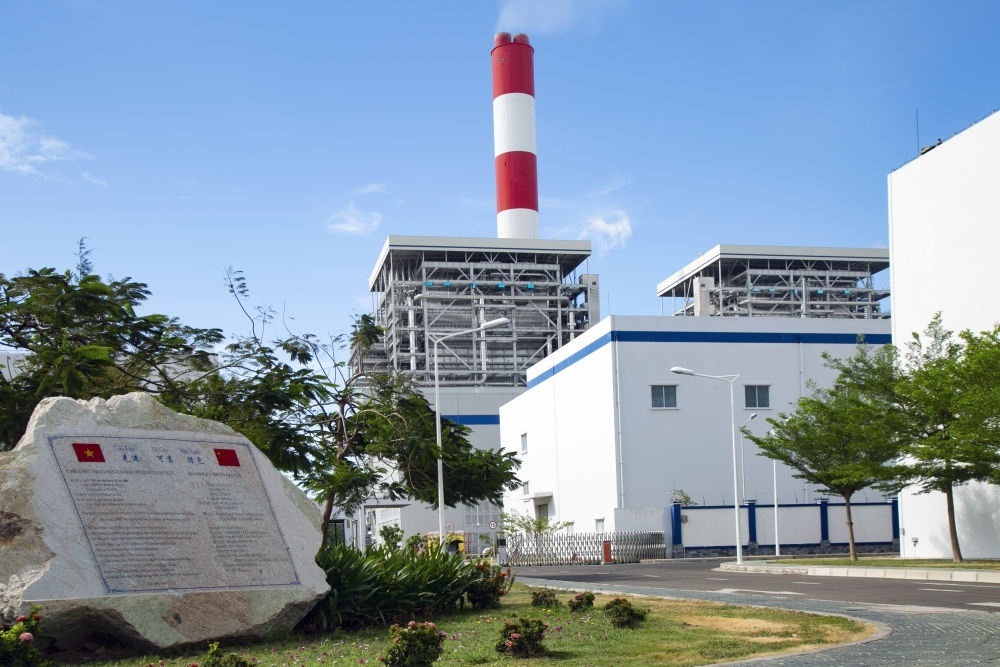 這是2021年3月24日在越南平順省拍攝的越南永新燃煤電廠一期BOT項(xiàng)目廠區(qū)。新華社發(fā)（南方電網(wǎng)越南永新公司供圖）