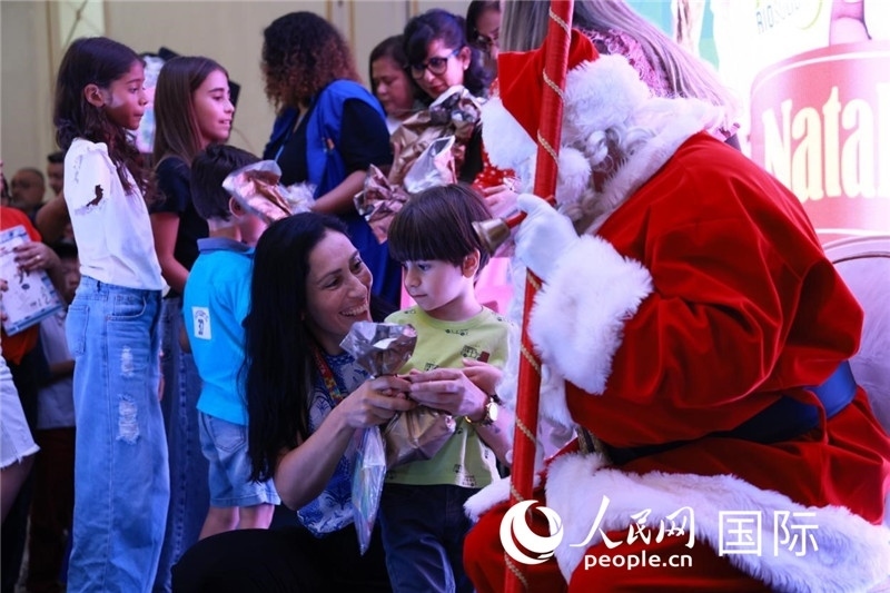 捐贈活動現(xiàn)場。人民網(wǎng)記者宋亦然攝