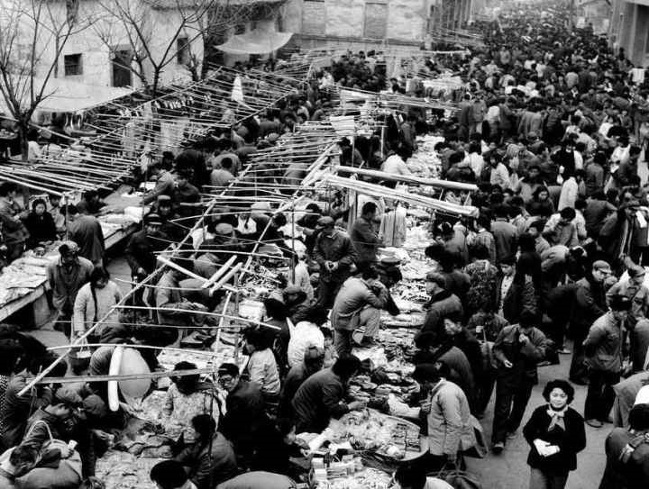 1982年，義烏湖清門馬路市場場景。拍友 金福根 攝