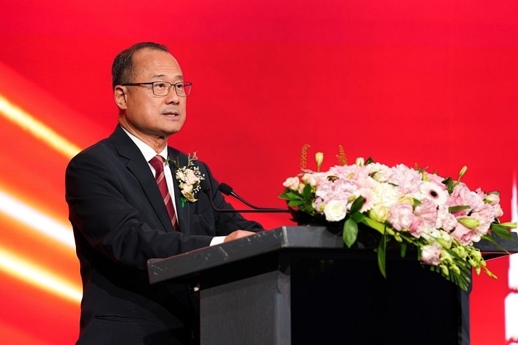 第十四屆全國(guó)政協(xié)常委、香港中華總商會(huì)會(huì)長(zhǎng)蔡冠深致辭。阿聯(lián)酋中華工商總會(huì)供圖