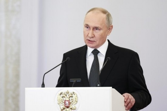 2023年12月8日，俄羅斯總統(tǒng)普京在莫斯科克里姆林宮出席“祖國英雄日”慶祝儀式。新華社/塔斯社