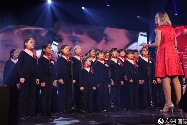 法國寶麗聲童聲合唱團(tuán)演唱《假如我去中國》。人民網(wǎng)記者 尚凱元攝