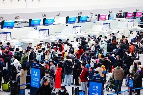 2024年春運(yùn)首日，大興機(jī)場(chǎng)預(yù)計(jì)保障進(jìn)出港旅客13.59萬(wàn)人次。大興機(jī)場(chǎng)供圖