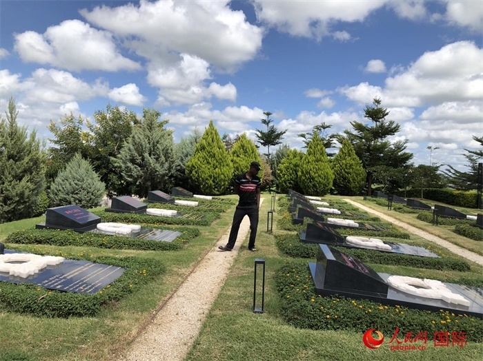 烈士園區(qū)。人民網(wǎng)記者 黃培昭攝