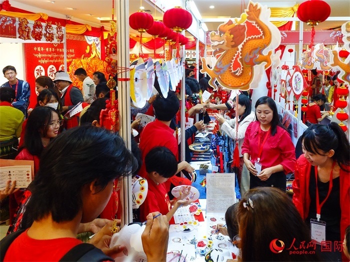 活動(dòng)現(xiàn)場氣氛熱烈。人民網(wǎng)記者 謝佳君攝