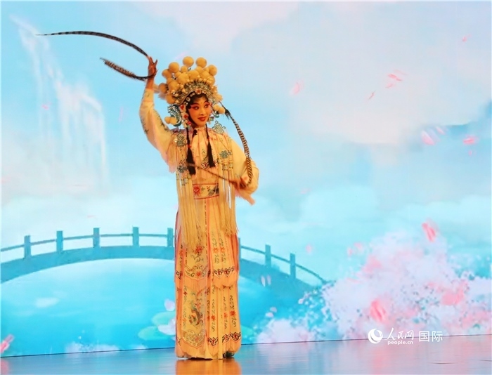 四川省成都市川劇研究院帶來了精彩的川劇演出。人民網(wǎng)記者 李志偉攝