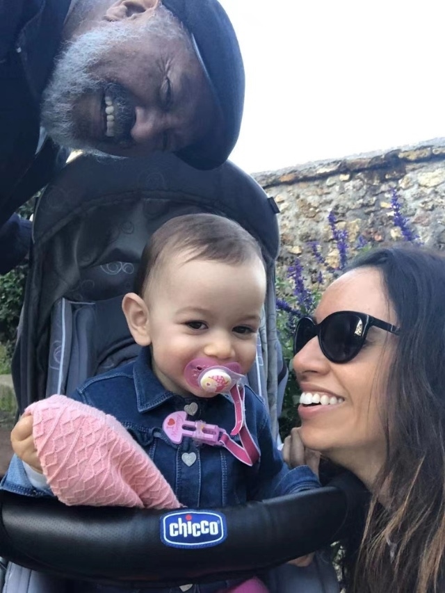 丹尼爾和家人在北京。圖片由受訪者提供