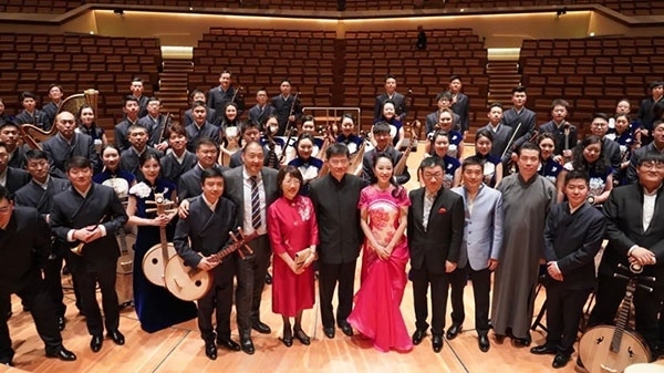 “”天地永樂·中國節(jié)“”音樂會演出人員合影。中國駐德國大使館供圖