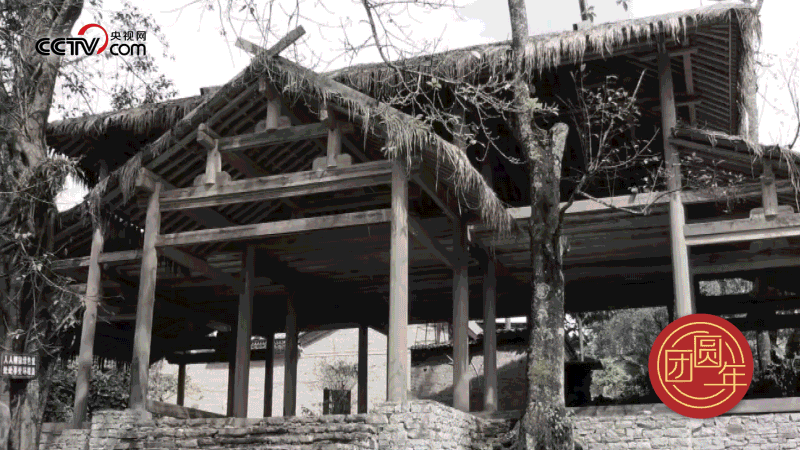 △ 云南省騰沖市清水鄉(xiāng)三家村的司莫拉佤族村曾經(jīng)是貧困村，隨著國(guó)家脫貧攻堅(jiān)、鄉(xiāng)村振興的推進(jìn)，這個(gè)小村寨舊貌換新顏，變成了名副其實(shí)的美麗鄉(xiāng)村。